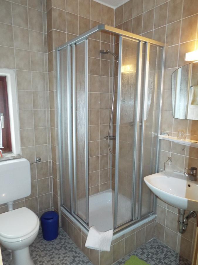 Hotel Garni Zum Reinhardswald Gewissenruh Экстерьер фото